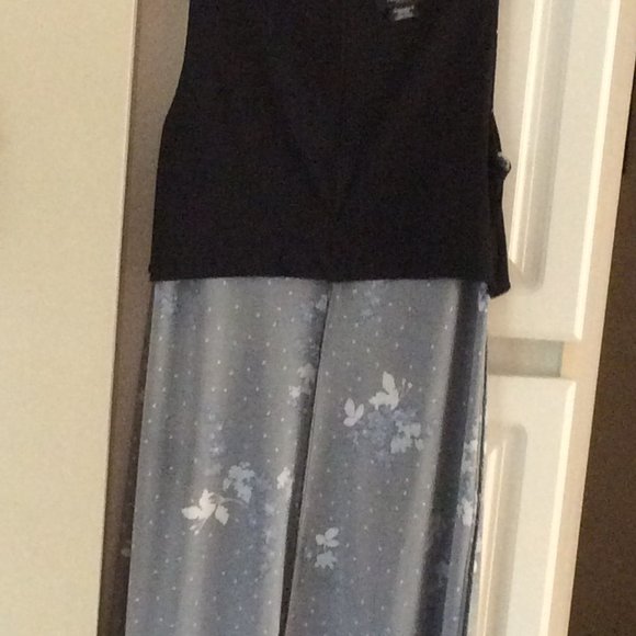 Michel Studio | Made in Canada | Black, White & Blue Floral Print Dress | Sz 1X - Picture 7 of 7